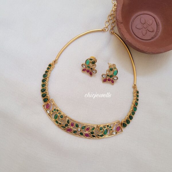 Kemp Hasli Necklace with earrings