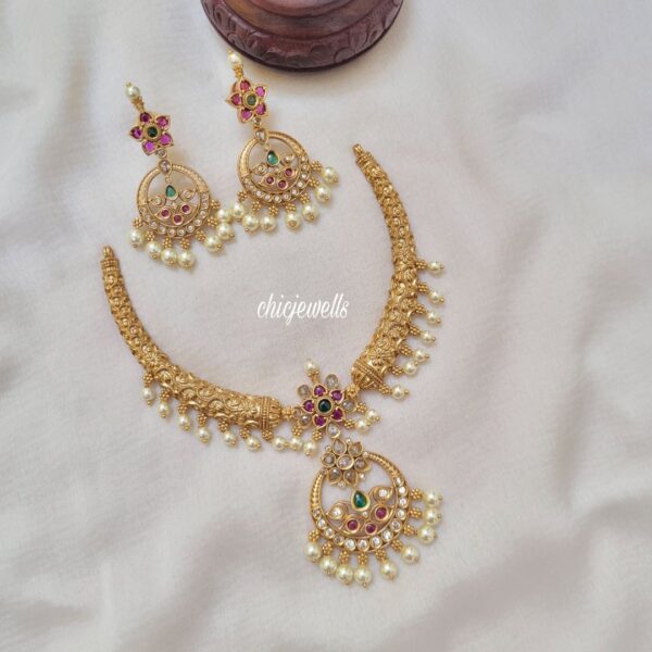 Hasli Necklace with earrings