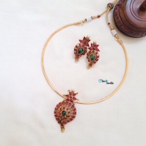 Kemp Hasli Necklace with Earrings